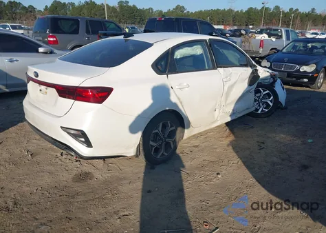 2021 Kia Forte Lxs из США, поврежденный, VIN 3KPF24AD5ME271923